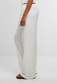 Urban Classics STRUCTURED WIDE - Kelnės - white