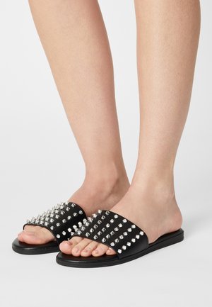Madden Girl, Slip-on sandaler - black