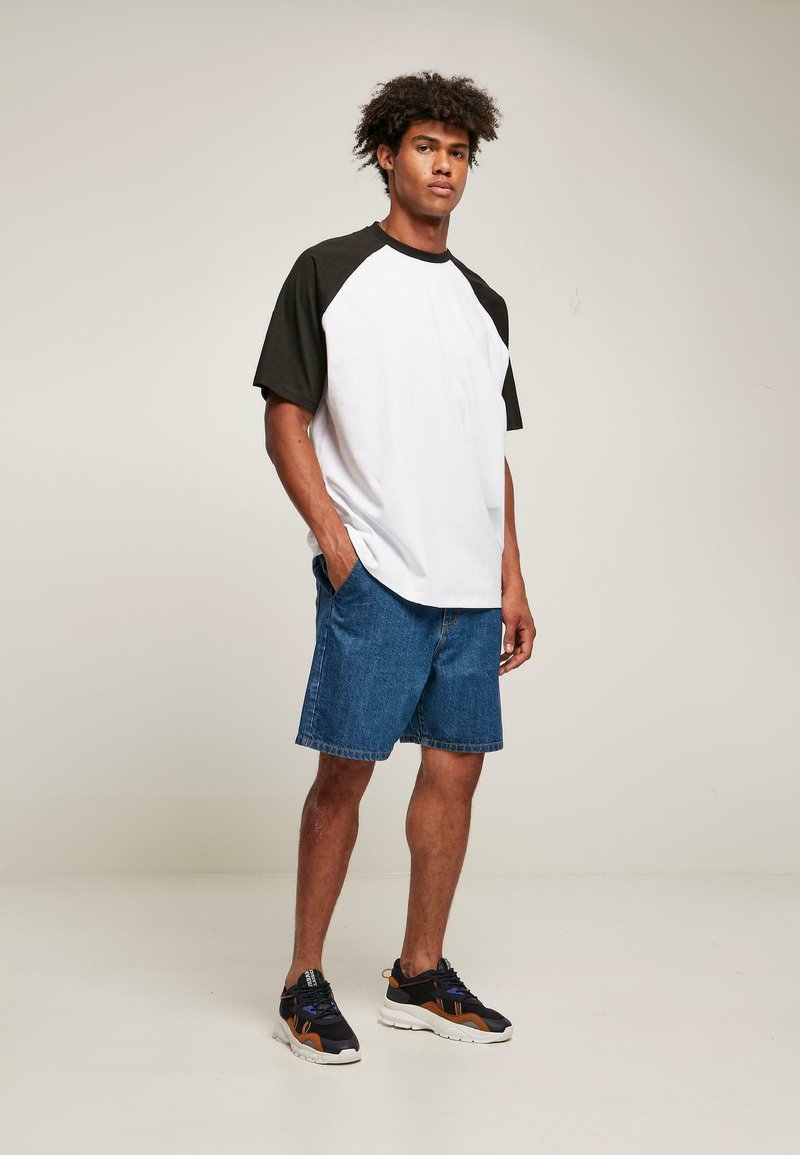 Herren Skinny Fit | Urban Classics ORGANIC DENIM BERMUDA SHORTS Jeans Shorts mid indigo washed/mehrfarbig - UG74811 Herren Skinny Fit | Urban Classics ORGANIC DENIM BERMUDA SHORTS Jeans Shorts mid indigo washed/mehrfarbig - UG74811