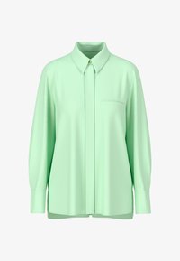 Unselected, pistachio macaron