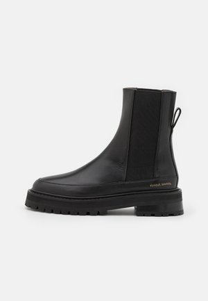 SOMA LUGGED BOOT - Platform ankle boots - black