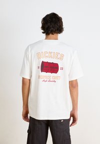 Dickies - SERVICE CREW TEE - Print T-shirt - white Thumbnail Image 1