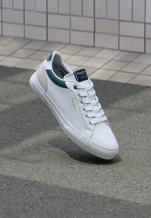 KENTON COURT - Zapatillas - ivy/green