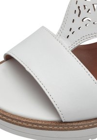 Tamaris Sandali con zeppa - white