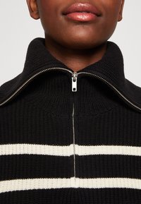 Monki Strickpullover - beige