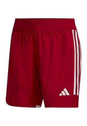 Rote Sportshorts aus leichtem Material. Mit einem elastischen Bund, einem weißen Dreistreifen-Design an den Seiten und einem Logo an der unteren Vorderseite.