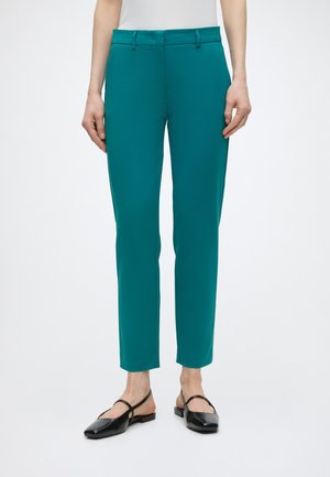 ANDIATA JAMY SLIM TROUSER - Püksid - teal green