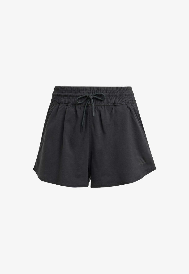 Pantalones cortos deportivos negros con una cinturilla elástica, cordón interno y aberturas laterales. Fabricados con una tela suave y liviana.