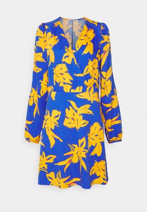 ONLY Tall, ONLALMA LIFE RILEY DRESS - Robe de jour - dazzling blue rustic leaf