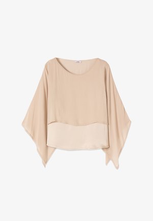 Blusa beige dal taglio ampio con maniche larghe drappeggiate e design a strati, con scollatura tonda e tessuto leggero.