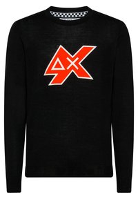 Suéter negro de punto con un gran logo estilizado rojo y blanco en la parte frontal. Puños y dobladillo de canalé con un cuello a cuadros.