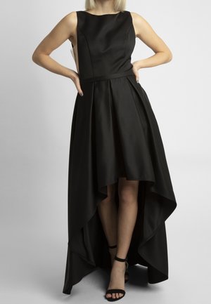 Zwarte maxi-jurk met een high-low zoom, mouwloos ontwerp en een Glad satin textuur. Beschikt over een aansluitende bodice en een geplooide rok.