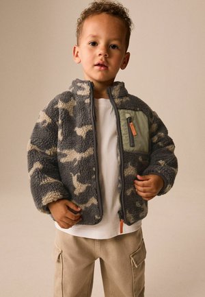 Next, FUNNEL NECK ZIP THROUGH BORG FLEECE - Fleecejacke - camouflage
