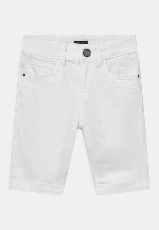 BERMUDA - Shorts - blanc optique
