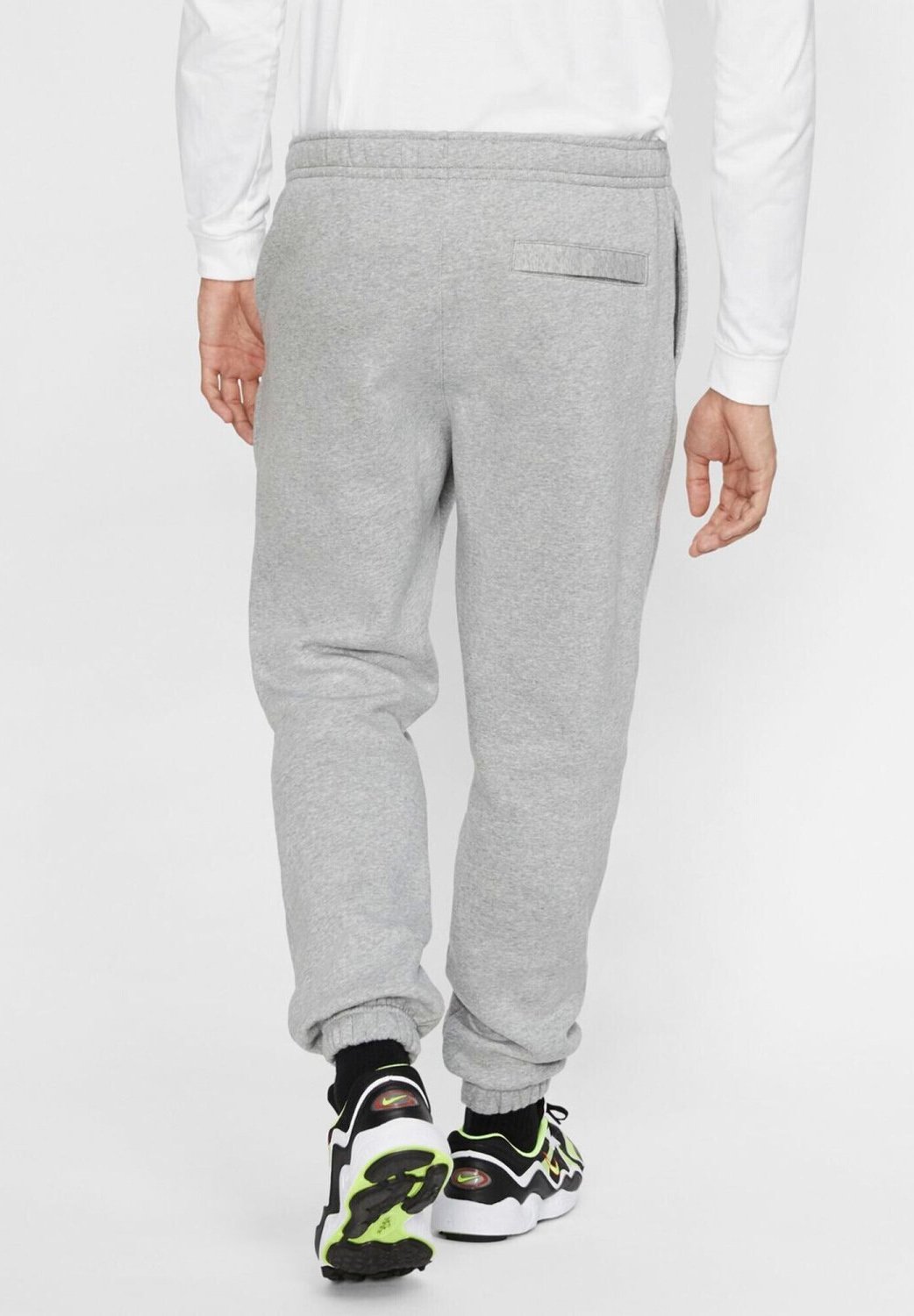 nike club casual fit cuffed sweatpants in gray