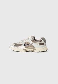 V5 UNISEX - Sneakersy niskie