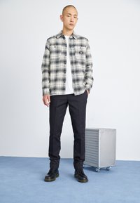 Thumbnail Image 3