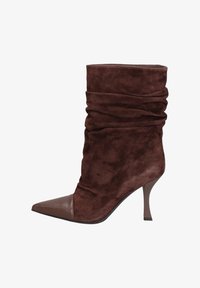 Selezionato, dark brown