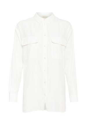 Vit skjorta med knäppning framtill, tillverkad av ett lätt tyg, med klassisk krage, långa ärmar och två bröstfickor fram.