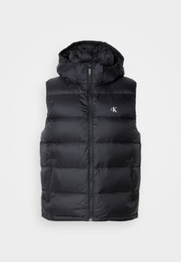 Zwarte puffer vest met capuchon, rits aan de voorkant en zijzakken. Kenmerkt zich door een gewatteerde textuur en een metalen logo op de borst. Lichtgewicht ontwerp.