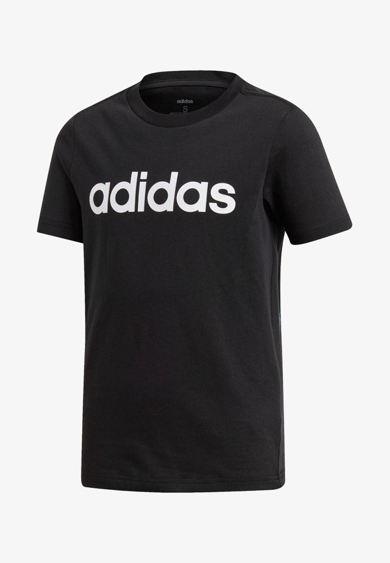 Camiseta negra de manga corta de Adidas con el logotipo de Adidas en blanco y en negrita en el pecho, cuello redondo y etiqueta de tamaño pequeño en el interior del collar.