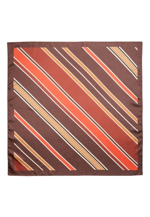 Brunt firkantet tørklæde med diagonale striber i nuancer af orange, rød, beige og hvid, arrangeret i et gentagende mønster.