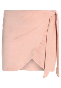 Gonna avvolgente rosa chiaro realizzata in tessuto morbido e testurizzato. Presenta una chiusura a nodo su un lato e un design a strati.