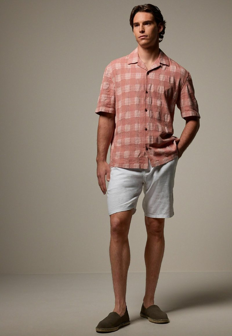 Next TEXTURED CHECK SHORT SLEEVE WITH CUBAN COLLAR - REGULAR FIT - Skjorta - pink
