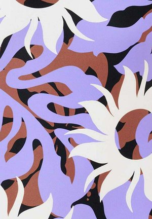 Tessuto floreale con audaci girasoli stilizzati bianchi su uno sfondo lavanda, accentuato da foglie marroni e forme astratte.