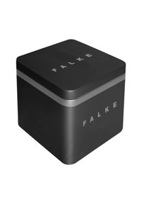 Packaging cuadrado negro con un acabado mate suave, que presenta una franja plateada y un logotipo "FALKE" en relieve en la parte superior y los lados.