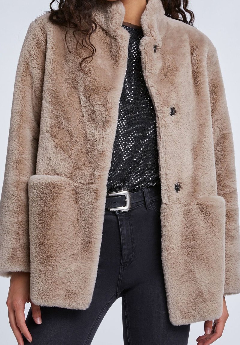 SET Vinterfrakke - beige
