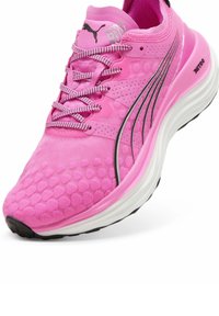 Puma FOREVER NITRO - Bėgimo batai plentui - poison pink black