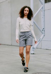 Oxmo OXKVITA REGULAR FIT - Shorts - pewter