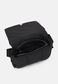 Marc O'Polo PINAR - Axelremsväska - black