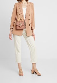 Topshop Handväska - nude