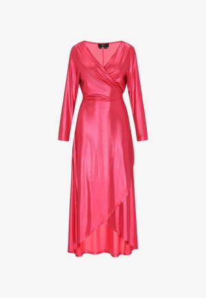 Pikkade varrukatega, särtse roosa siidise kangaga kätkenev kleit, mille lõpp on põlveni ja mille eesmine osa on asümmeetriliselt rippuv. Sile tekstuur.