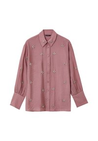 Blusa rosa, con trama, colletto, maniche lunghe, chiusura frontale con bottoni e decorazioni di api argentate in tutta la superficie.