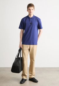 HUGO DEABONO - Polotričko - dark blue