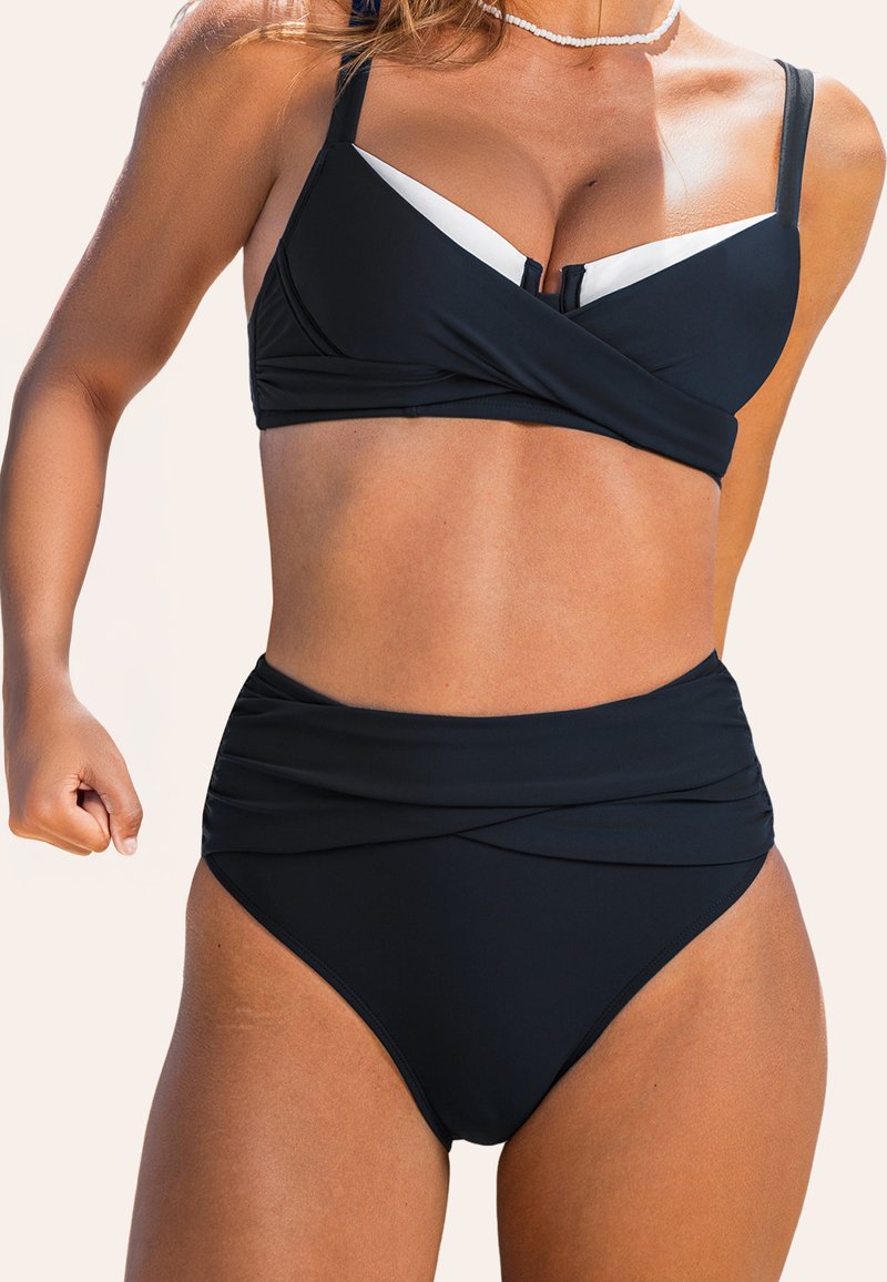 Cupshe CAPTIVATING WITH CHIC CONTRAST DETAILING SET - Bikini - black