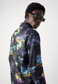 Heathe EKO SHIRT - Marškiniai - black