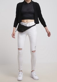 Wallis Chaqueta de punto - black