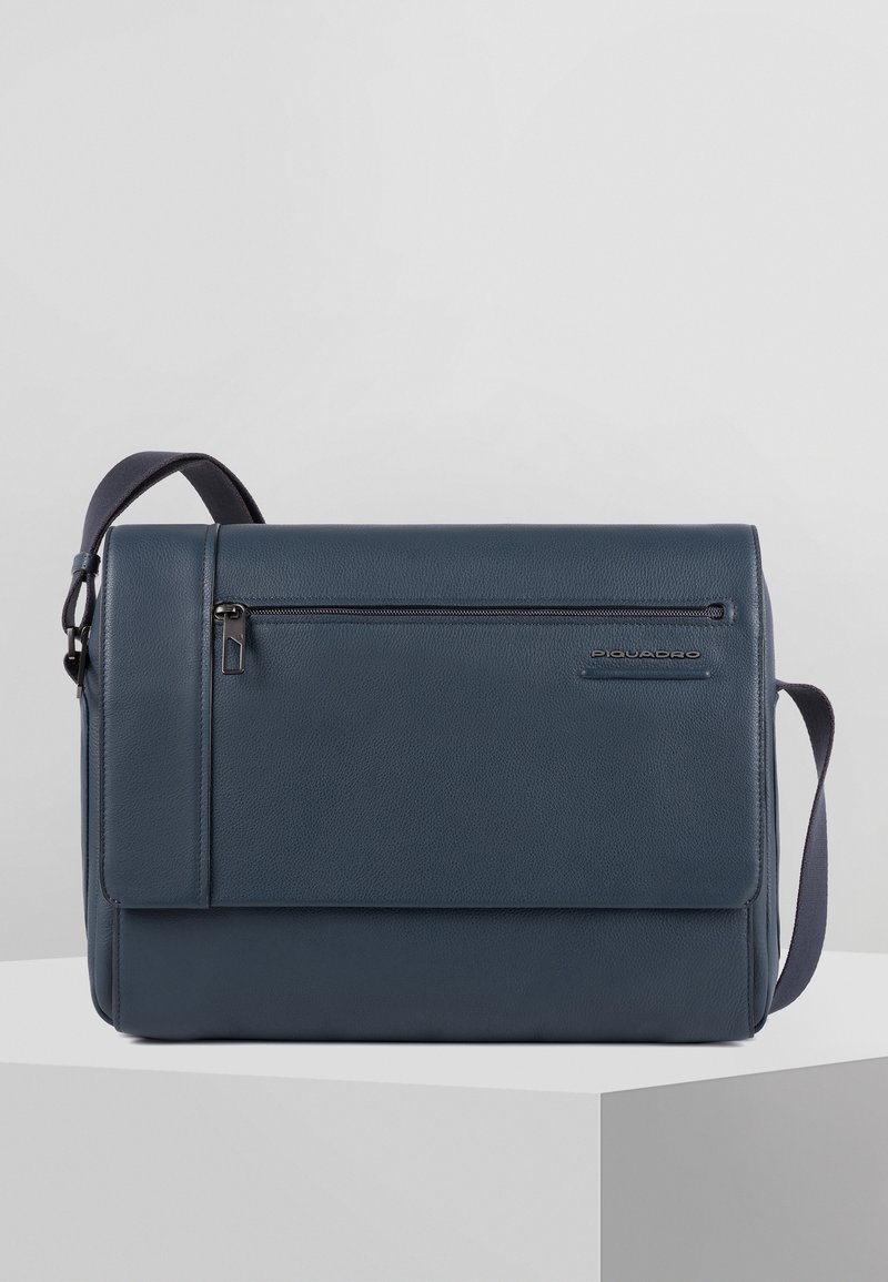 Piquadro PIQUADRO AKRON MESSENGER LEDER 38 CM LAPTOPFACH - Borsa a tracolla - blue
