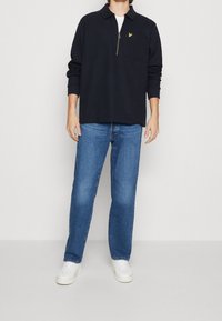 Lyle & Scott Polotričko - dark blue