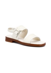 Sandal in pelle bianca con due larghe cinghie e un accento di fibbia. Presenta una suola piatta in legno marrone e un design aperto sul retro per una facile calzata.