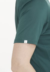 ELITE LAB Sports T-shirts - marble green