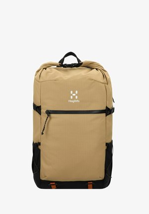 Haglöfs-Rucksack in Beige und Schwarz, mit einem Rolltop-Design, einer vorderen Reißverschlusstasche, verstellbaren Trägern und orangen Akzenten. Strukturierter Stoff.