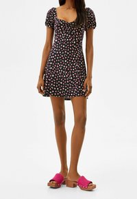 Bershka Sukienka dzianinowa