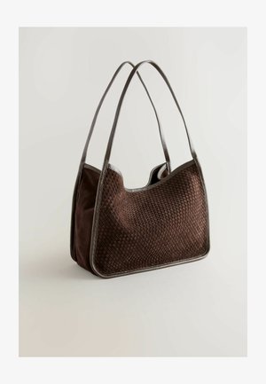 Rjava pletena sukljana torba z dodatki iz srebrnega usnja, opremljena z dvema naramnicama in prostornim notranjim delom. Teksturirana površina s gladko obdelavo.