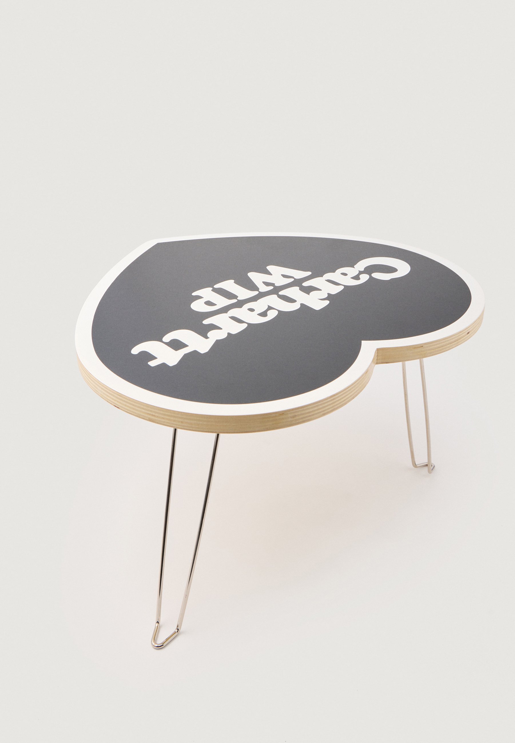 carhartt wip heart folding table テーブル Carhartt WIP Heart Folding Table - Red/White – Stomping Ground