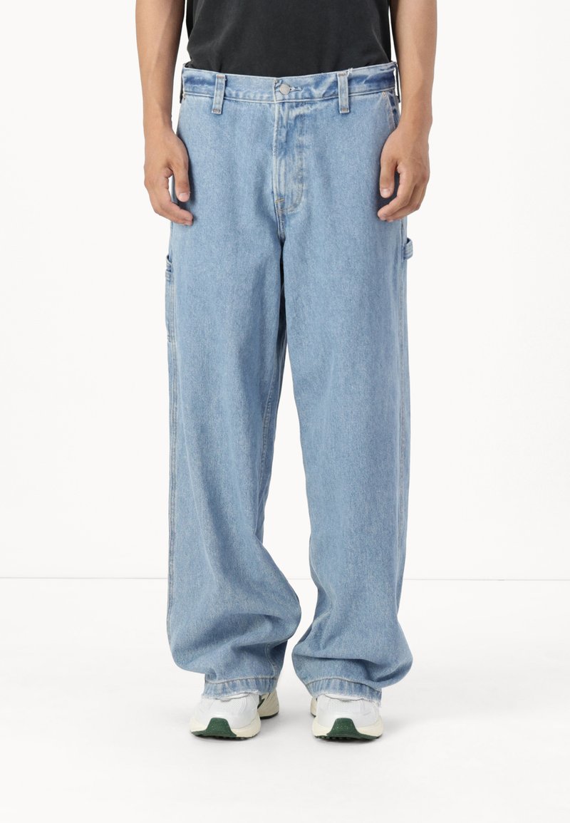 Abercrombie & Fitch ULTRA BAGGY MID LIGHT PAINTER - Baggy džíny - medium